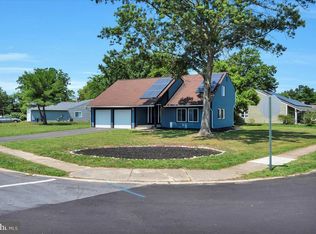 6 Primrose Ln, Sicklerville, NJ 08081