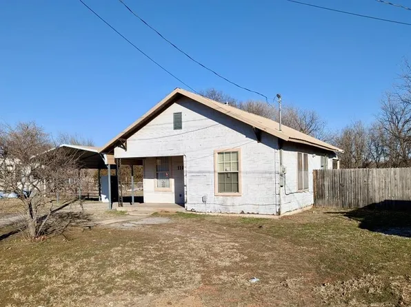 118 N Louisiana Ave, Mangum, OK 73554