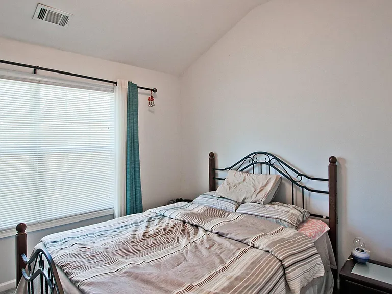 2384 Suwanee Pointe Dr — Photo 20