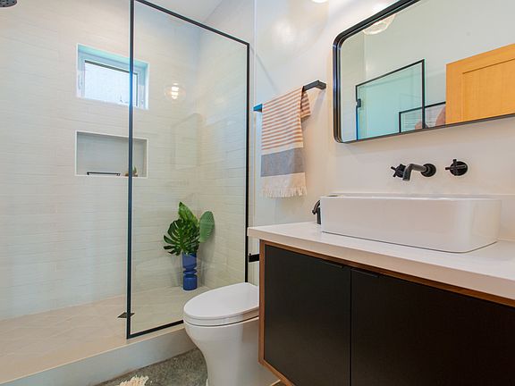 5th image of 2515 Federal Ave #11600