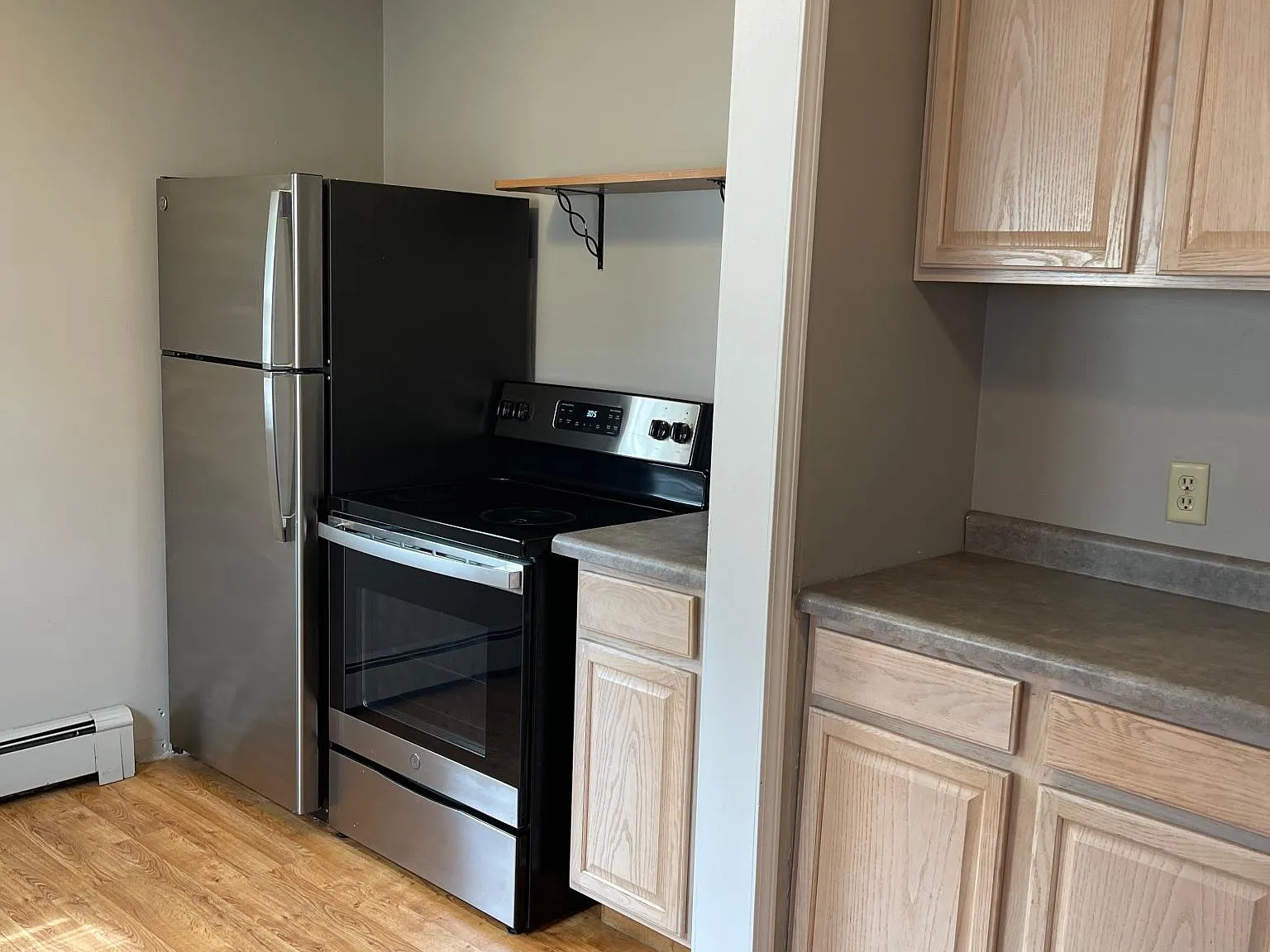 3 bed, 1800 sqft, $2,368 — Photo 3