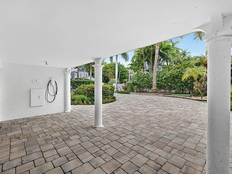 2616 Acacia Ct — Photo 17