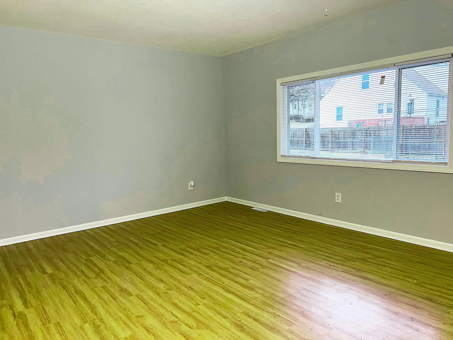 2 bed, 890 sqft, $1,550 — Photo 4