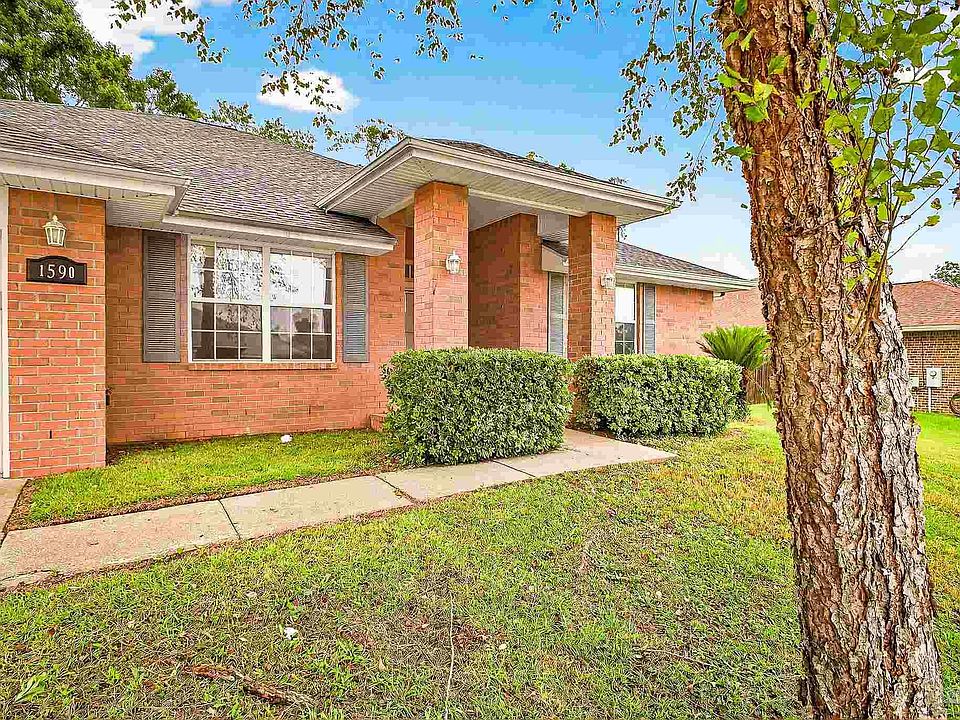 1st image of 1590 Twin Pines Cir