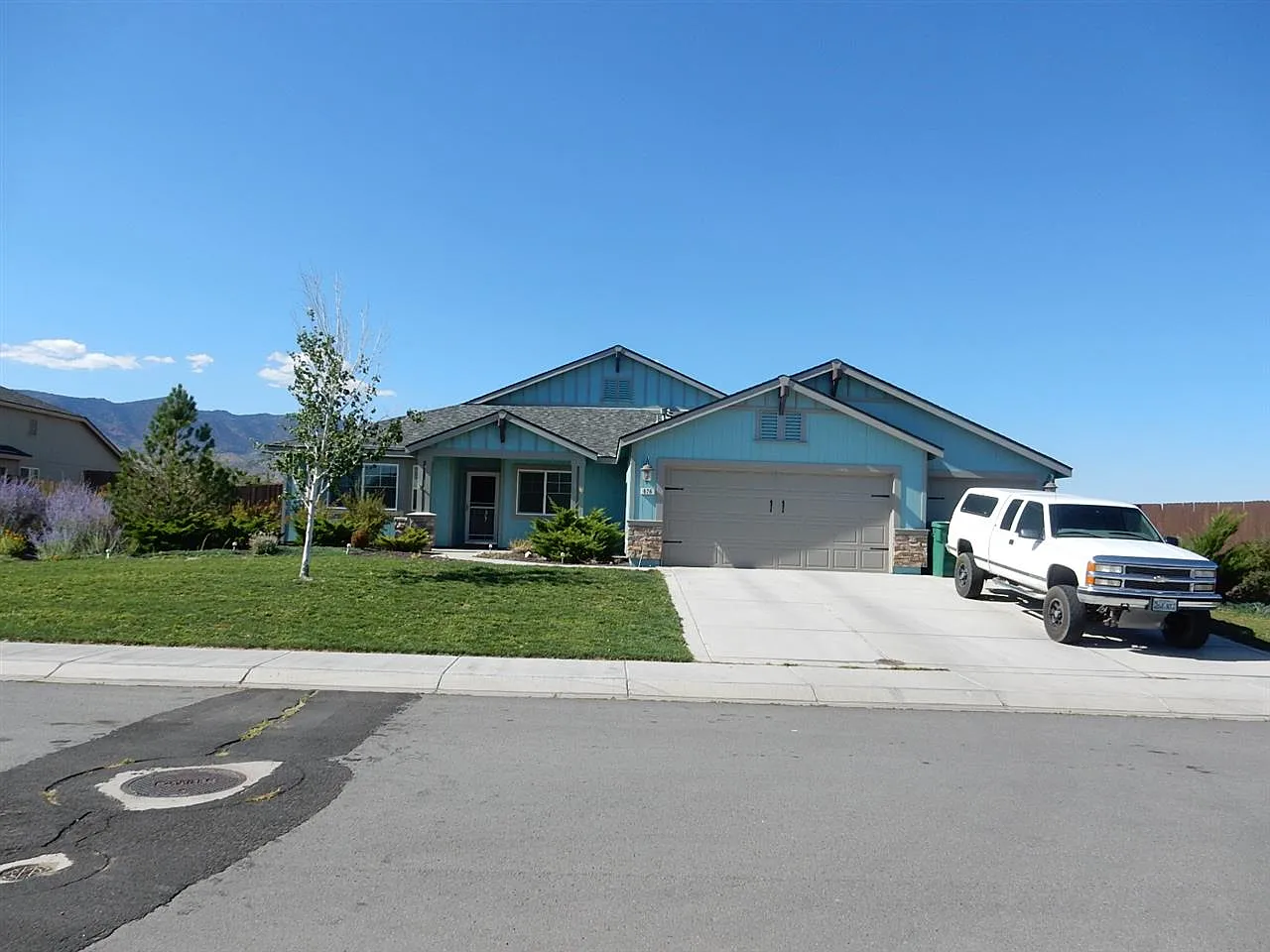 676 Teakwood Rd photo 1