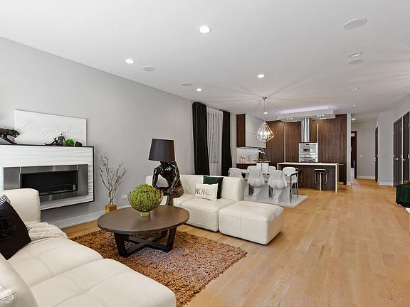 4th image of 844 N California Ave #1