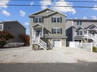12 Ronnie Dr, Manahawkin, NJ 08050