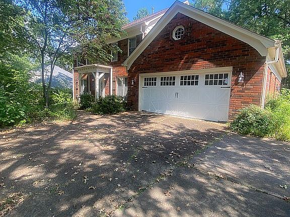 5th image of 2170 Wood Creek Dr