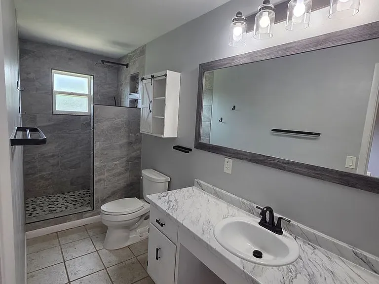 411 Shade St — Photo 12