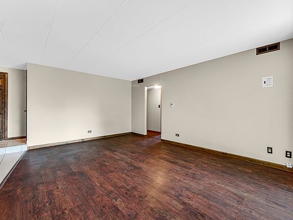 5th image of 13540 Lawler Ave