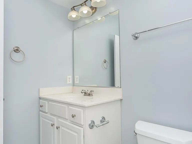 105 Narrowway Ct — Photo 4