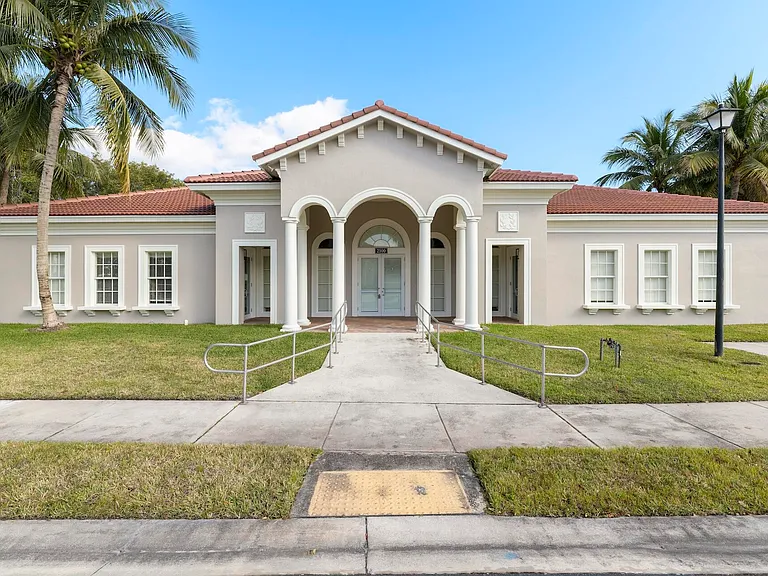 2101 Wingate Bnd — Photo 24