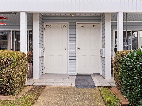 2nd image of 32691 Garibaldi Dr #256