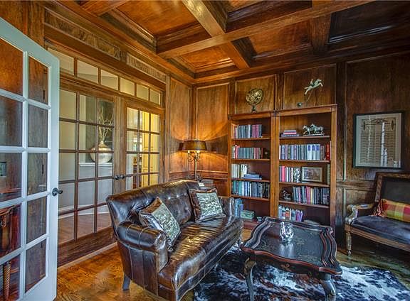 5th image of 1040 Natchez Valley Ln