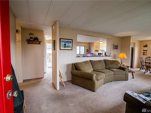 2nd image of 4880 Railroad Ave