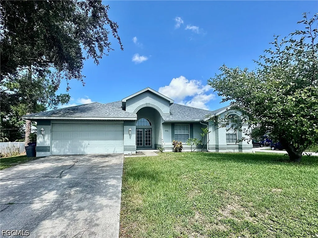 3 bed, 2.0 bath, 1637 sqft, $2,550 — Photo 1