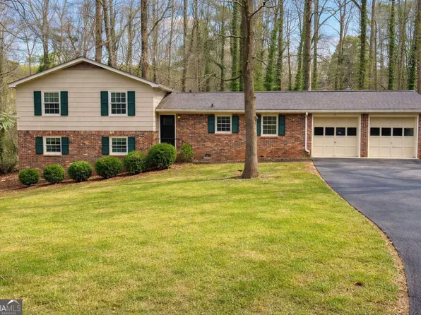 2802 Leisure Woods Ln, Decatur, GA 30034