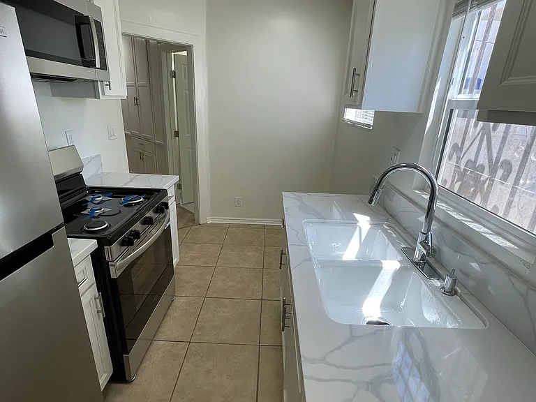 5217 Lexington Ave — Photo 15