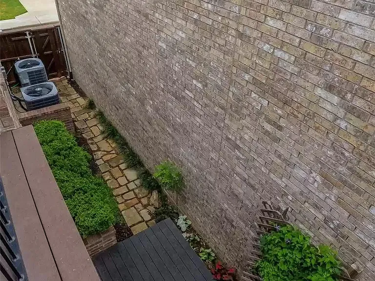 231 Carrington Ln — Photo 27