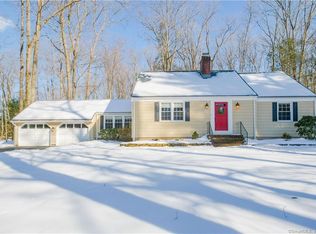 19 Oak Glen Ct, Simsbury, CT 06070