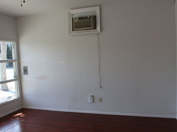 3rd image of 462 3rd Ave