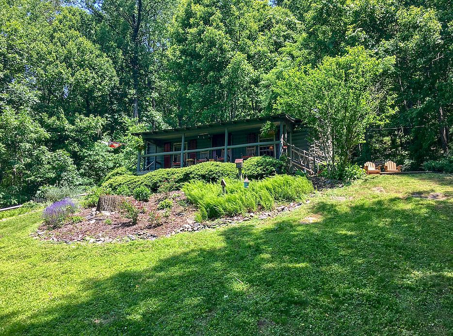 1st image of 23 Bear Paw Ln