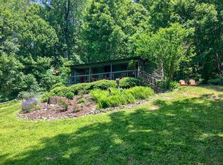 23 Bear Paw Ln, Fancy Gap, VA 24328