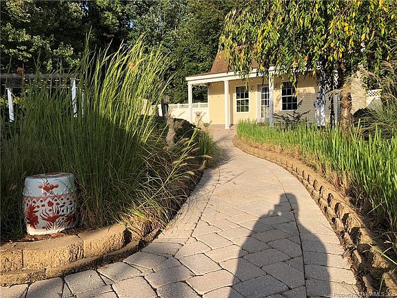 5th image of 326 Malden Ln