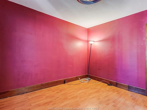 5th image of 1634 Albert Rd