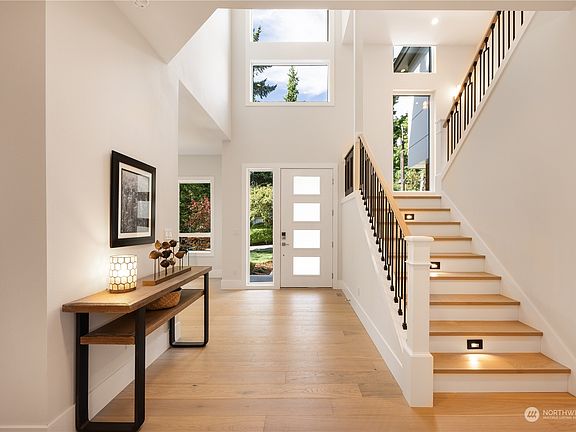 5th image of 10417 NE 17th Street