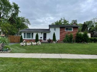 501 E Garwood Ave, Mount Prospect, IL 60056