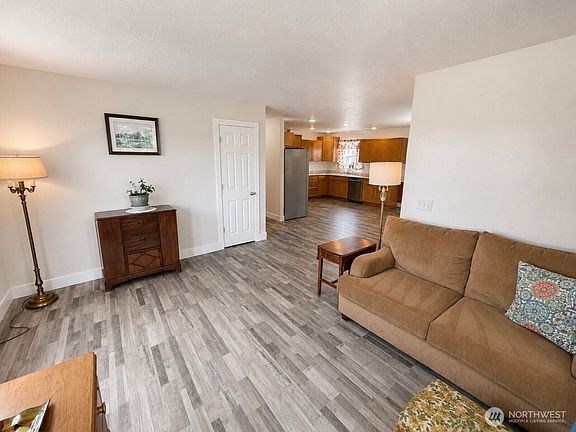 5th image of 105 22nd Street NE