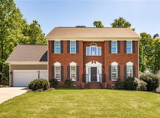 2903 Peninsula Dr, Jamestown, NC 27282