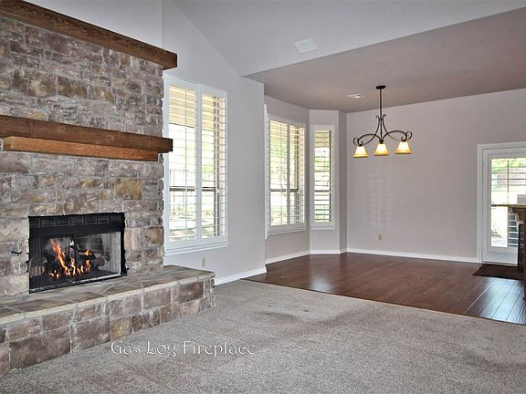 5th image of 4702 W Country Club Dr