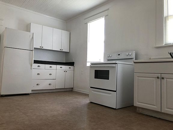 2nd image of 923 E 20th Ave APT B