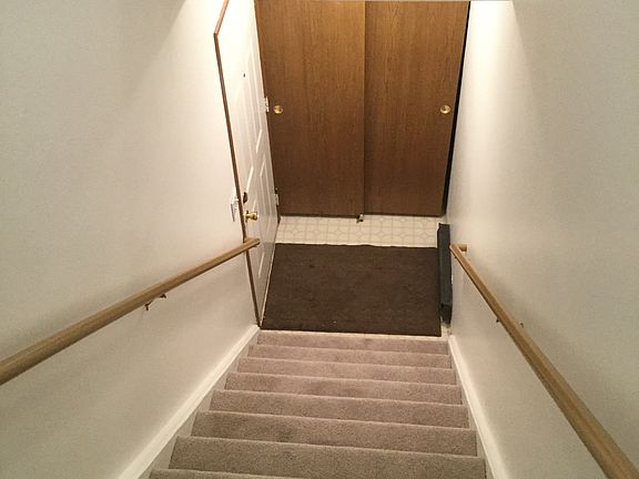 4th image of 61053 Greenwood Dr #1