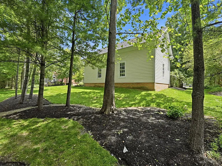 7273 Berkley Sq S — Photo 27