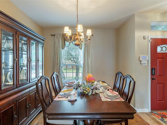 4th image of 4018 Aldenham Dr