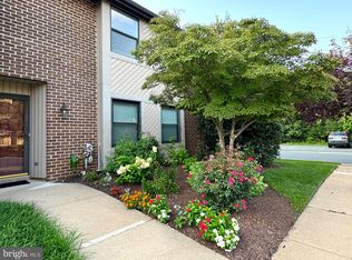 4016 Society Dr, Claymont, DE 19703