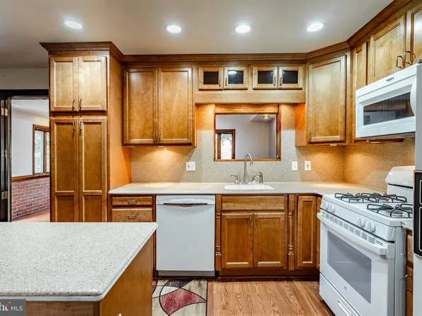 54 Locust Rd, Boyertown, PA 19512