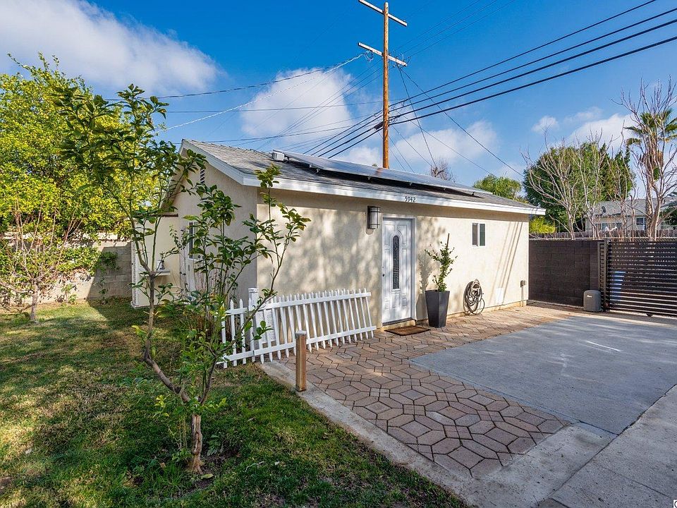 1st image of 5942 Lindley Ave