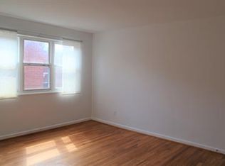 526 Kenyon St NW APT 302, Washington, DC 20010