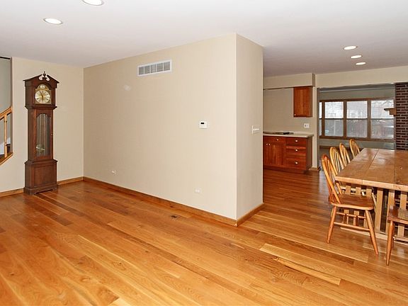 3rd image of 1482 N King George Ct