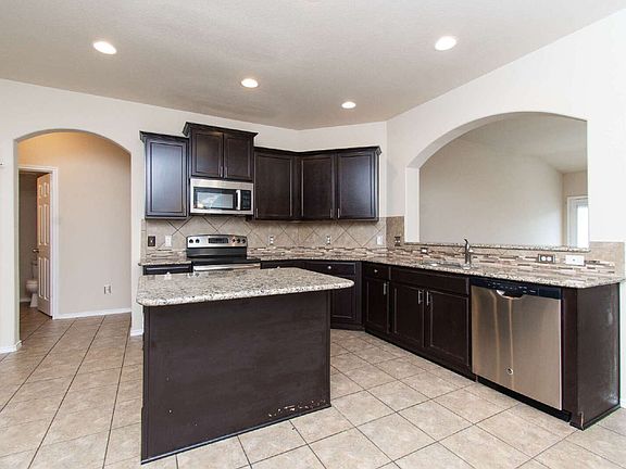 5th image of 1207 Fawn Lily Dr