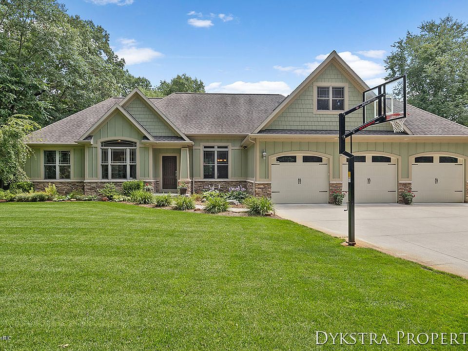 1st image of 4628 Hidden Canyon Ct NE