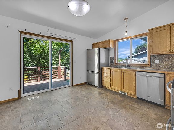 3rd image of 2415 255th Street NW