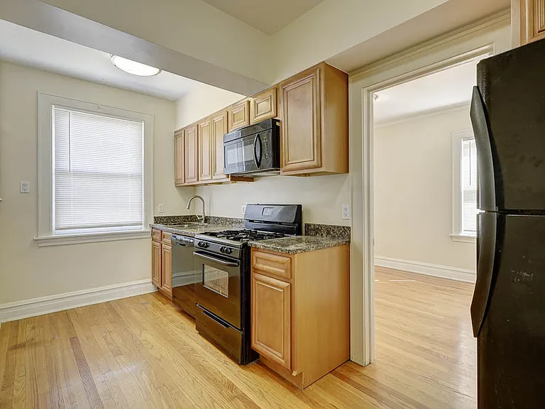 4516 W Wellington Ave — Photo 4