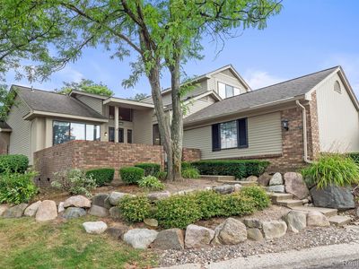 7208 Creeks Bend Dr, West Bloomfield, MI, 48322