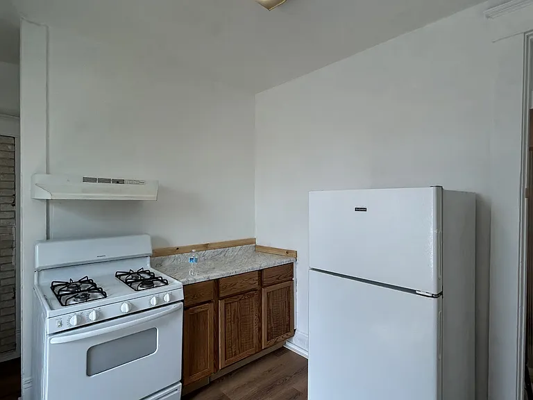 206 4th St #3 — Photo 18
