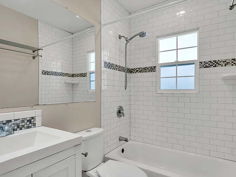 853 Emerald St — Photo 15